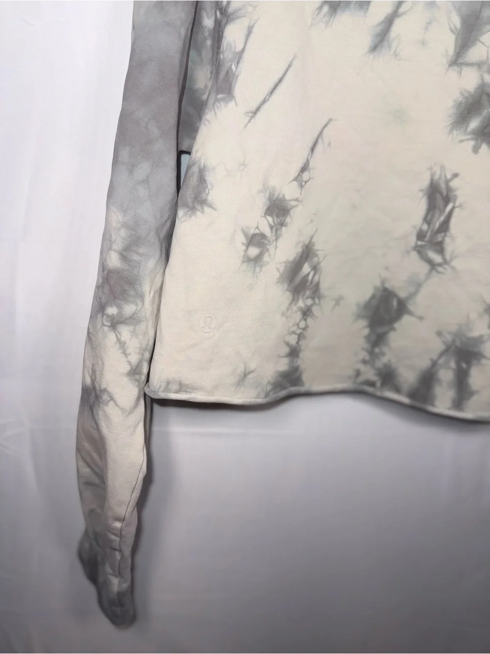 Lululemon Women Tie-Dye Cropped Sweatshirt Pullover- Gray/White Size 6 /S